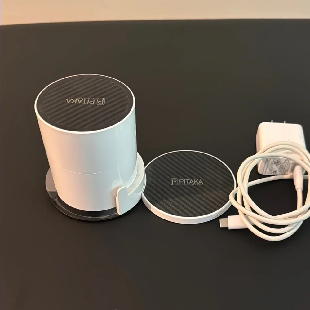 Pitaka Magdock Wireless Charger Set EUC